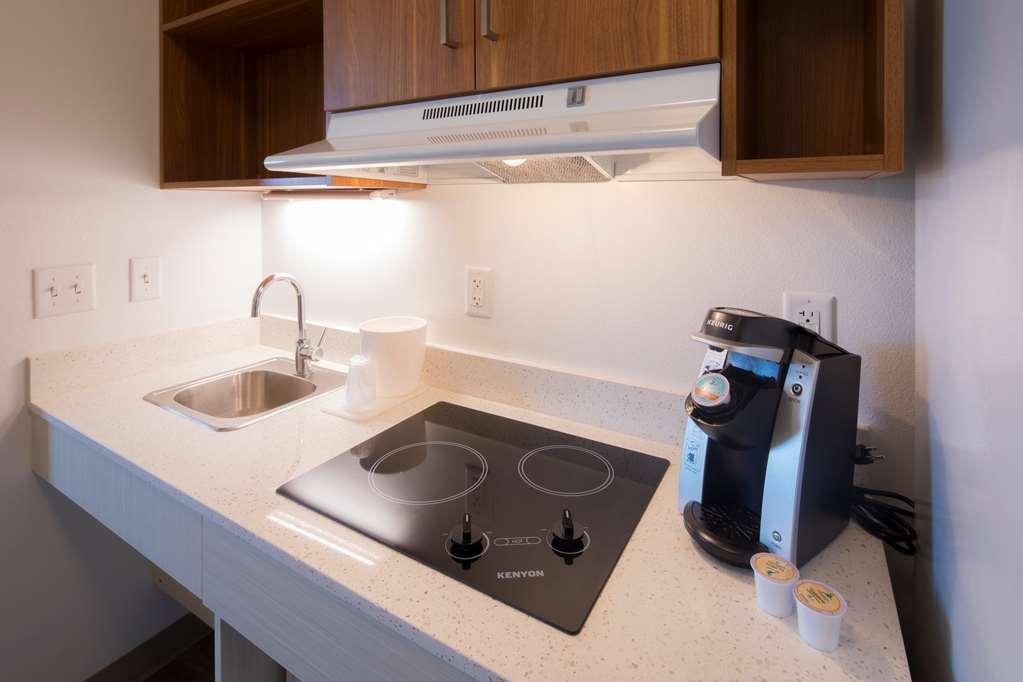 Uptown Suites Extended Stay Denver Co - Centennial Room photo